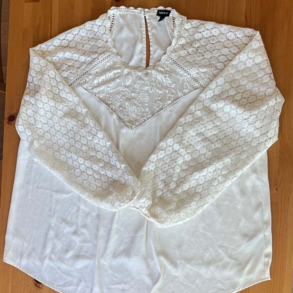 Torrid Ivory Lace-Detail Long Sleeve Blouse